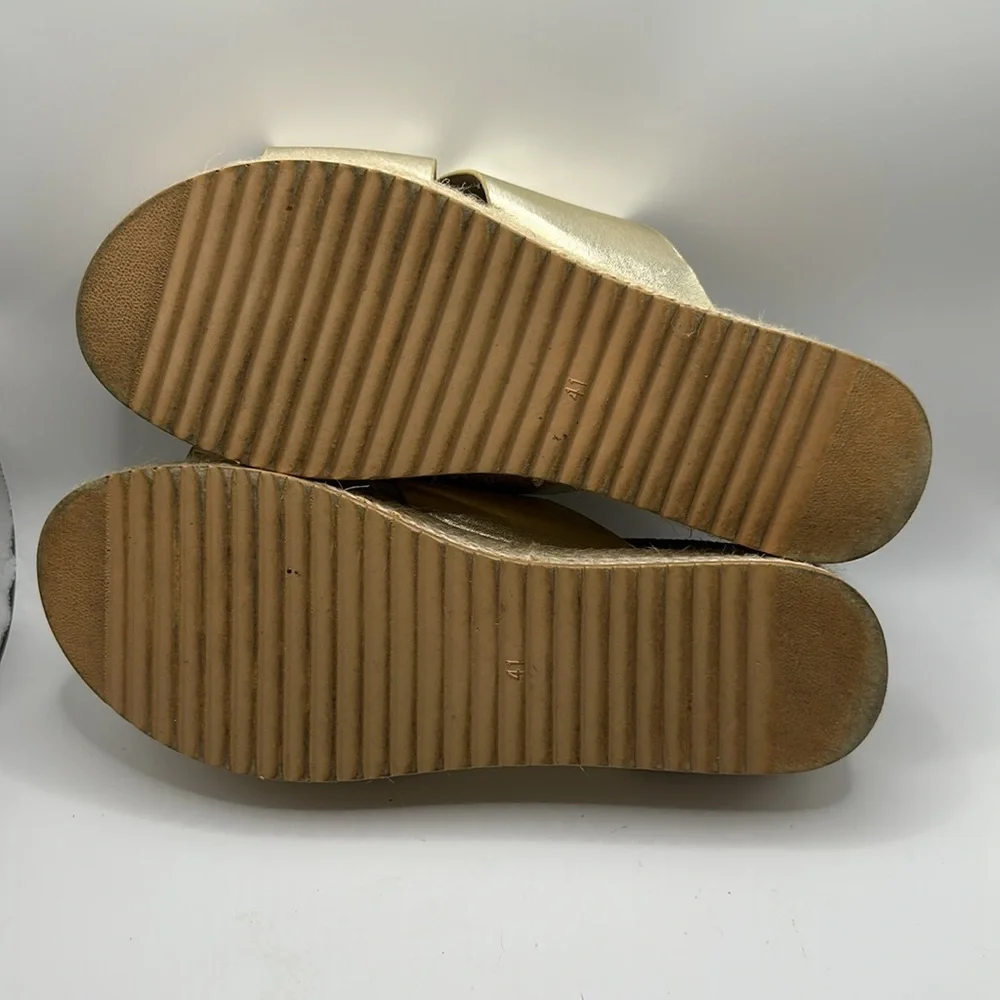 Gold Women's Platform Sandals size 10